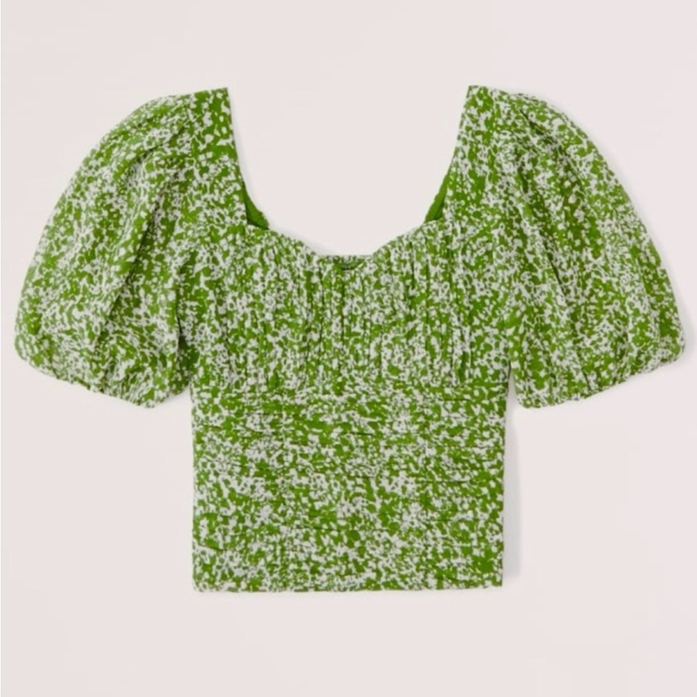Abercrombie Ruched Puff Sleeve
Sweetheart Top